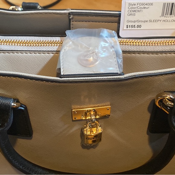 GUESS PURSE BRAND NEW!!!! - Picture 2 of 3